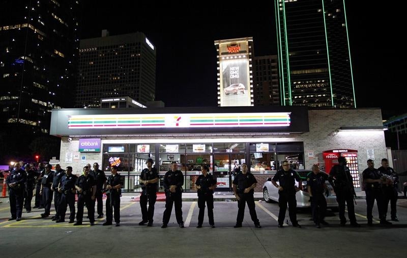 La policía descarta que haya explosivos en el centro de Dallas La policía descarta que haya explosivos en el centro de Dallas