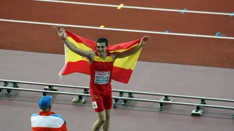 Bruno Hortelano, dando la vuelta de honor al Estadio Olímpico de Amsterdam Bruno Hortelano, dando la vuelta de honor al Estadio Olímpico de Amsterdam