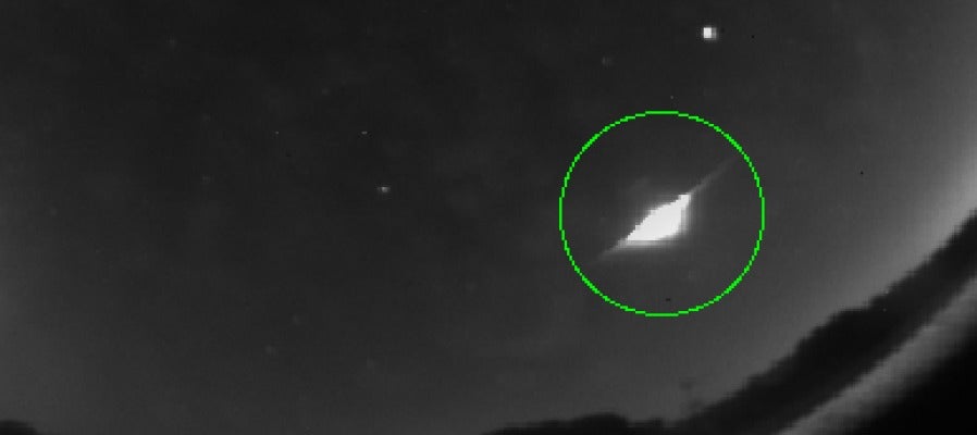 Impresionante bola de fuego es visible desde Andalucía Impresionante bola de fuego es visible desde Andalucía