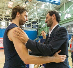 Jorge Garbajosa saluda a Pau Gasol como nuevo presidente de la FEB Jorge Garbajosa saluda a Pau Gasol como nuevo presidente de la FEB