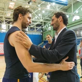 Jorge Garbajosa saluda a Pau Gasol como nuevo presidente de la FEB Jorge Garbajosa saluda a Pau Gasol como nuevo presidente de la FEB