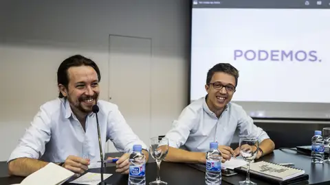 Pablo Iglesias: "Es patético que Pedro Sánchez no esté preocupado por Rajoy sino por Podemos" Pablo Iglesias: "Es patético que Pedro Sánchez no esté preocupado por Rajoy sino por Podemos"