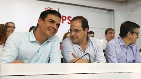 Pedro S&aacute;nchez y C&eacute;sar luena en el Comit&eacute; Federal del PSOE