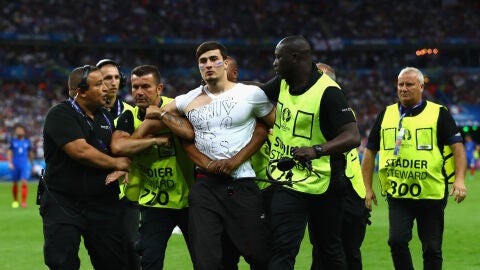 Un espont&aacute;neo interrumpi&oacute; el juego durante la final