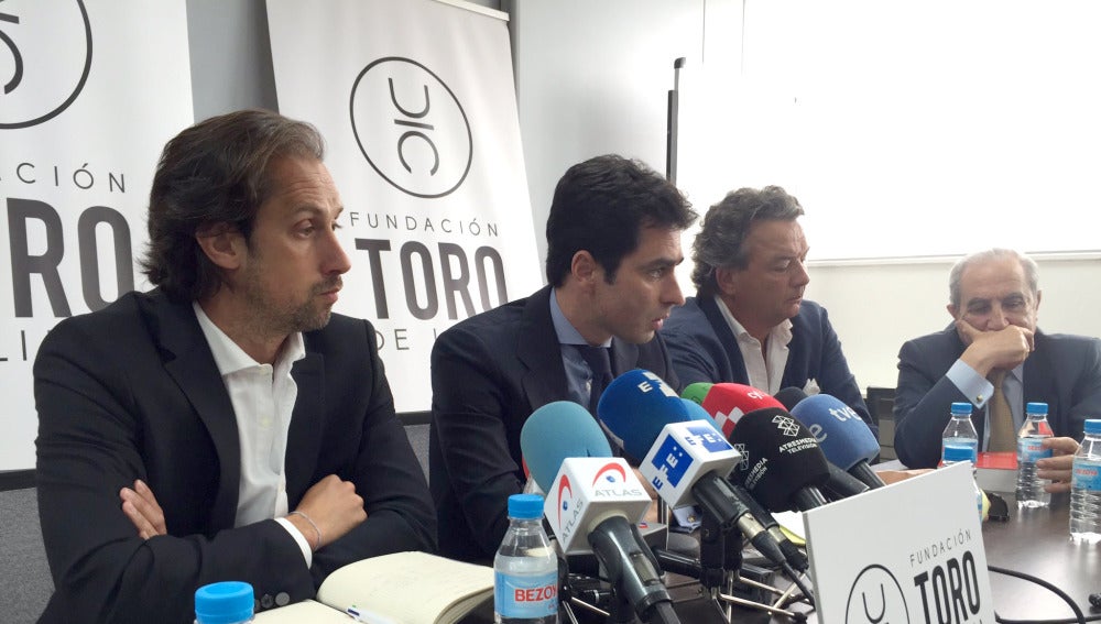 El matador salmantino y presidente de la Unión de Toreros, Juan Diego, y el abogado Vicente Conde