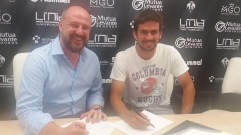 Mareny&agrave; firma su renovaci&oacute;n con el Castell&oacute;n