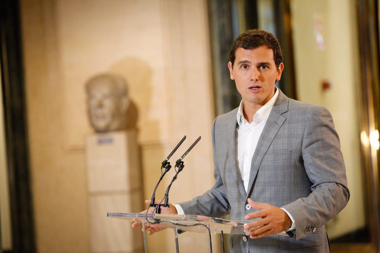 Ciudadanos abre la puerta a una abstención a Rajoy, pero no estará en su Gobierno Ciudadanos abre la puerta a una abstención a Rajoy, pero no estará en su Gobierno