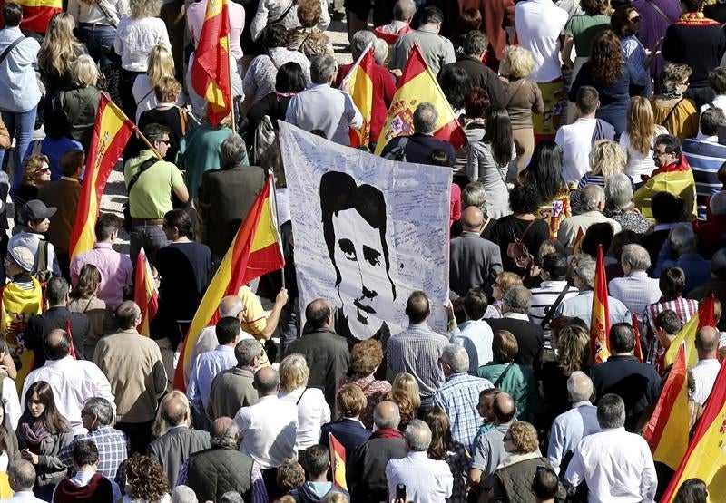 La Tertulia: Recordando a Miguel Ángel Blanco, reflexionando sobre el "Espíritu de Ermua" La Tertulia: Recordando a Miguel Ángel Blanco, reflexionando sobre el "Espíritu de Ermua"