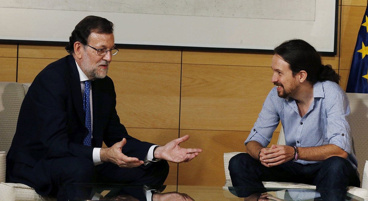 Rajoy rechaza la propuesta de Iglesias de "mediación" y le dice que "no se puede hablar con el que plantea un chantaje al Estado" Rajoy rechaza la propuesta de Iglesias de "mediación" y le dice que "no se puede hablar con el que plantea un chantaje al Estado"