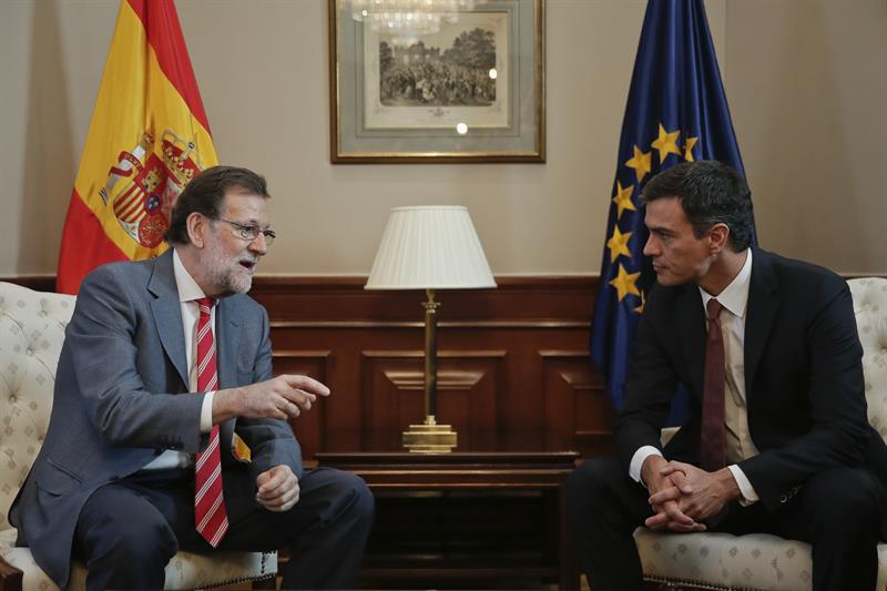 Personas físicas: Los cuchicheos entre el PSOE y el PP Personas físicas: Los cuchicheos entre el PSOE y el PP