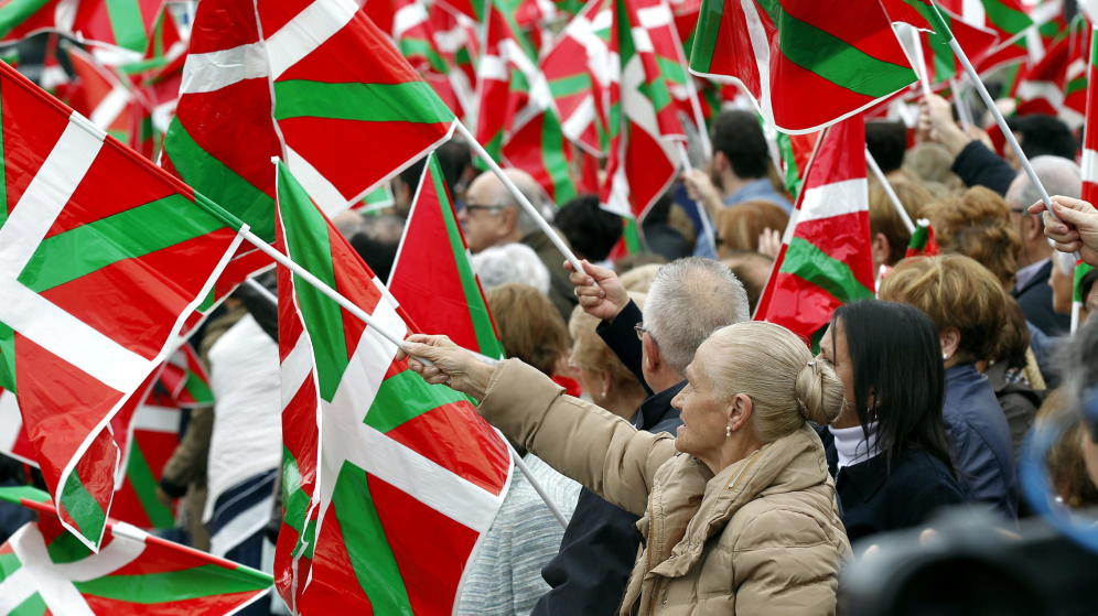 Sólo un 17% de los vascos quiere la independencia aunque el 49% desearía que se celebrase un referéndum Sólo un 17% de los vascos quiere la independencia aunque el 49% desearía que se celebrase un referéndum