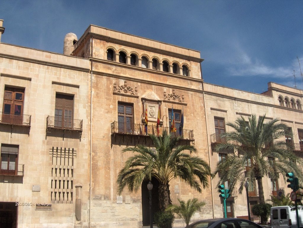 El tripartito de Elche plantea un presupuesto municipal para 2018 que crece un 4’7% alcanzando los 179 millones de euros El tripartito de Elche plantea un presupuesto municipal para 2018 que crece un 4’7% alcanzando los 179 millones de euros