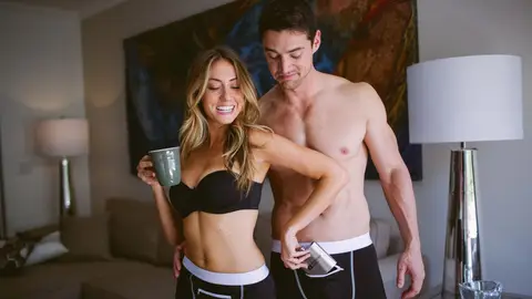 Pareja en ropa interior Pareja en ropa interior