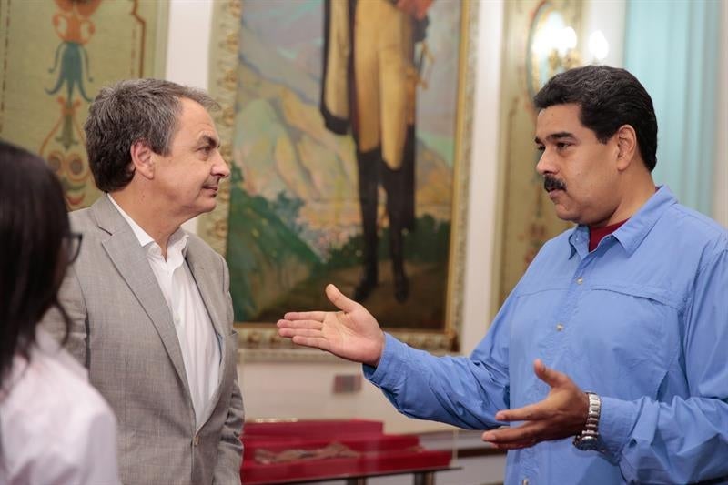 Zapatero se reúne con Maduro para abordar las posibilidades de diálogo con la oposición Zapatero se reúne con Maduro para abordar las posibilidades de diálogo con la oposición