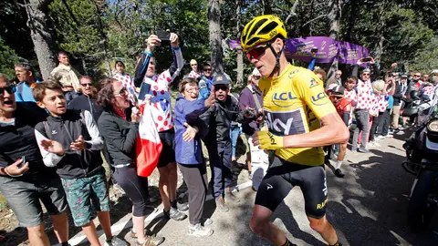 Chris Froome sube corriendo el Mont Ventoux Chris Froome sube corriendo el Mont Ventoux