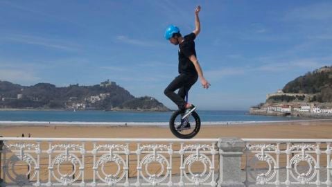 Campeonato del mundo de monociclo en San Sebasti&aacute;n. 