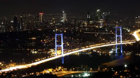 Imagen nocturna de Turquía durante el intento de golpe de Estado Imagen nocturna de Turquía durante el intento de golpe de Estado