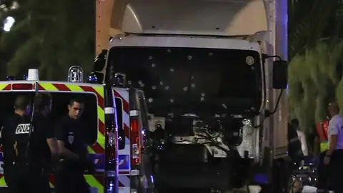Camión del terrorista responsable del atentado en Niza Camión del terrorista responsable del atentado en Niza