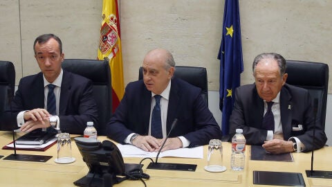Jorge Fern&aacute;ndez D&iacute;az comparece tras celebrarse la mesa de valoraci&oacute;n de amenaza terrorista.