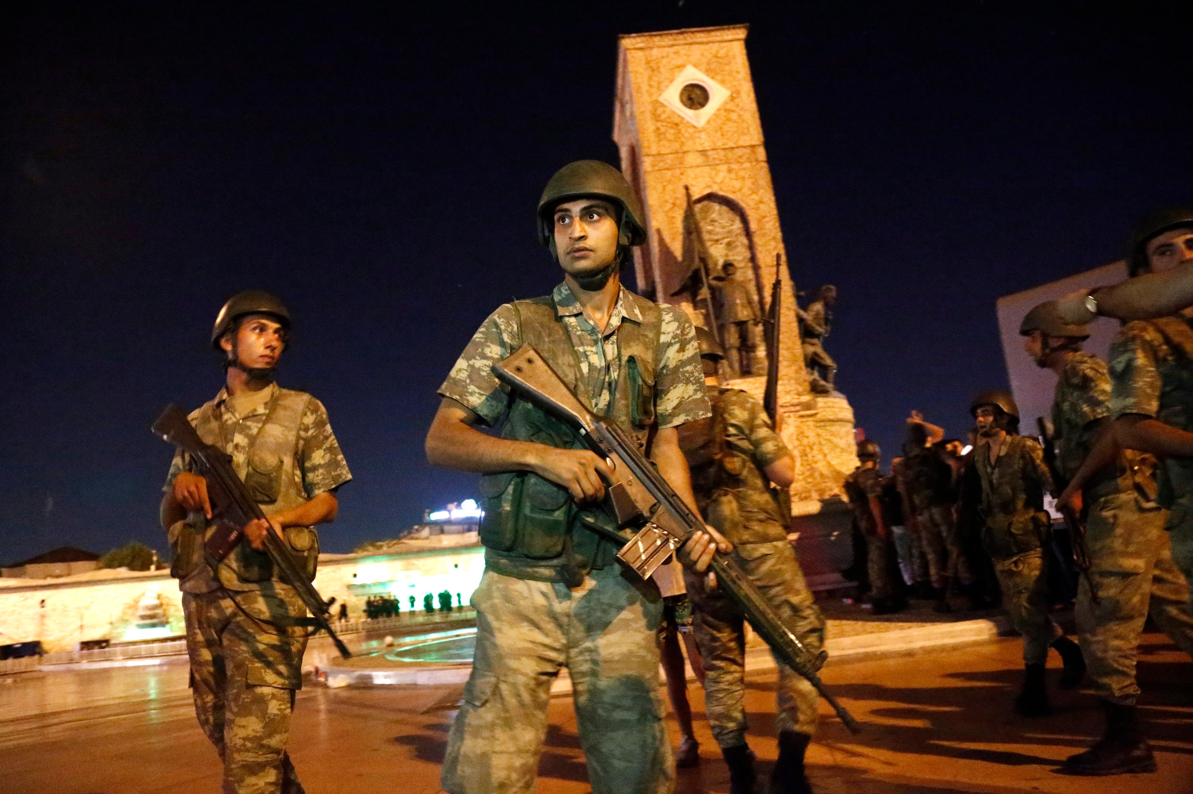 Los militares han dado cinco golpes de Estado durante su historia democrática Los militares han dado cinco golpes de Estado durante su historia democrática