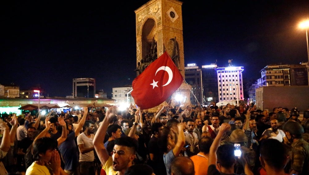 Los turcos salen a la calle