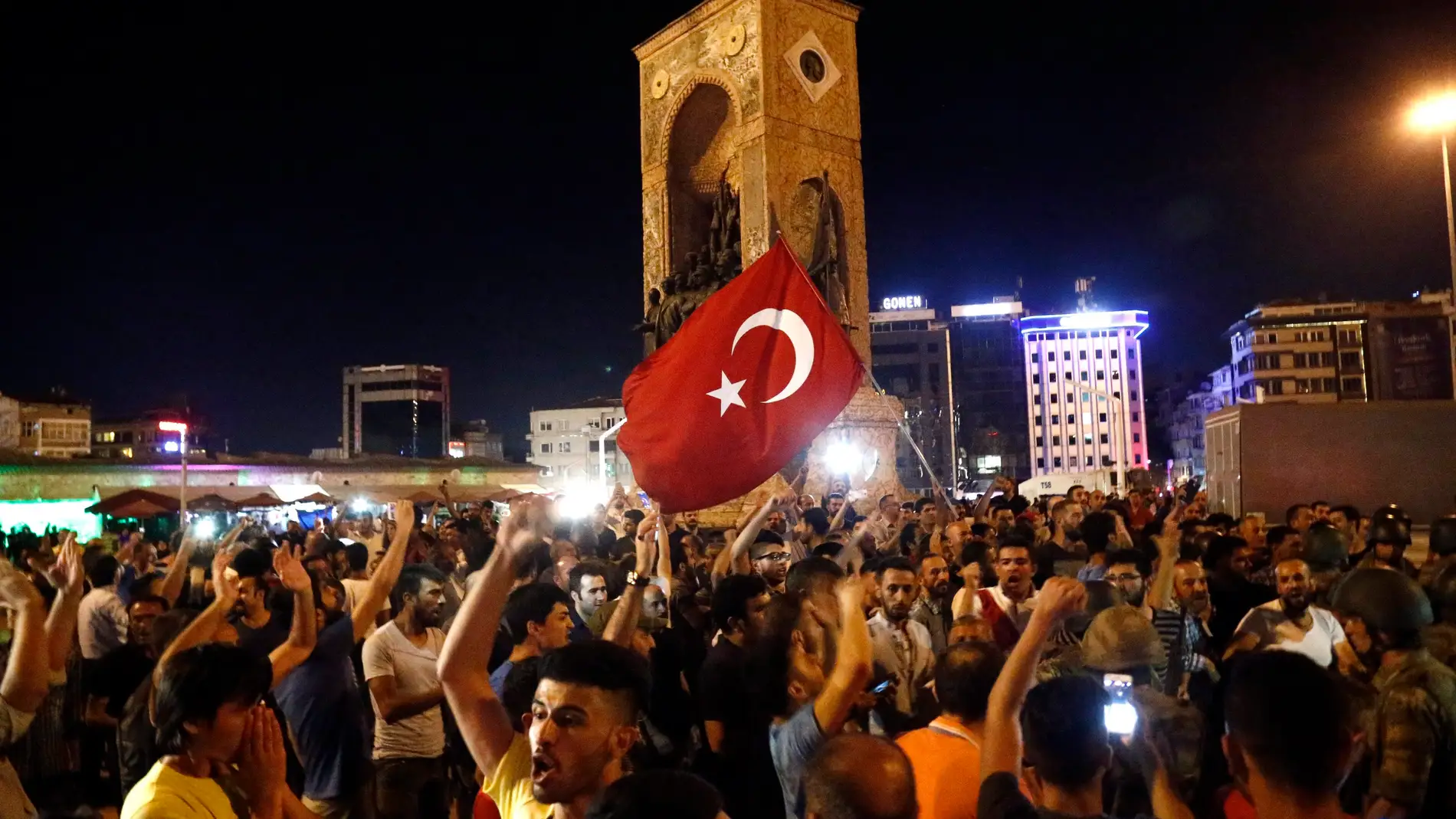Los turcos salen a la calle