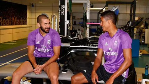 Benzema, junto a Varane Benzema, junto a Varane