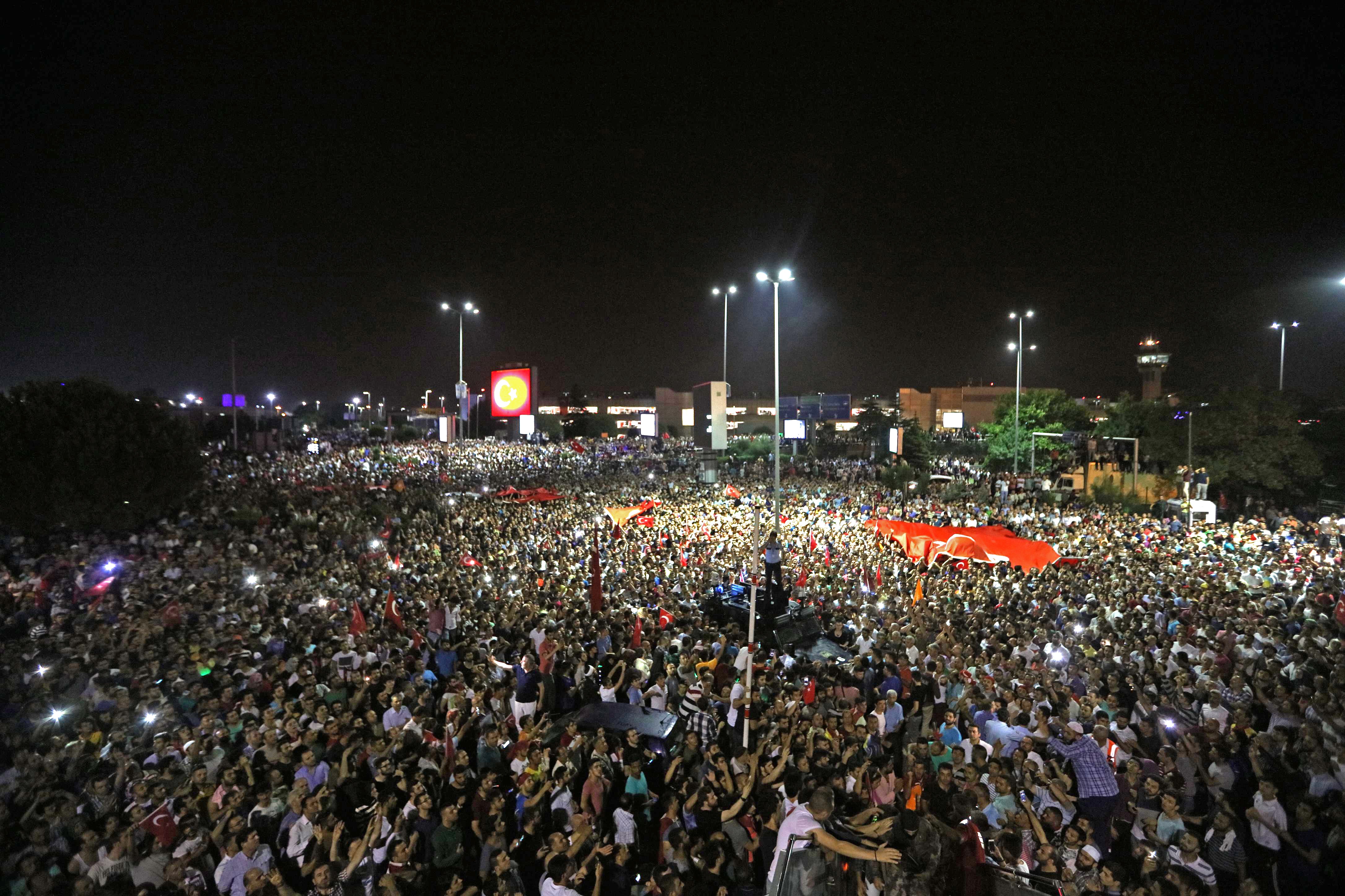 Turquía cierra 626 colegios como medida contra simpatizantes del golpe Turquía cierra 626 colegios como medida contra simpatizantes del golpe
