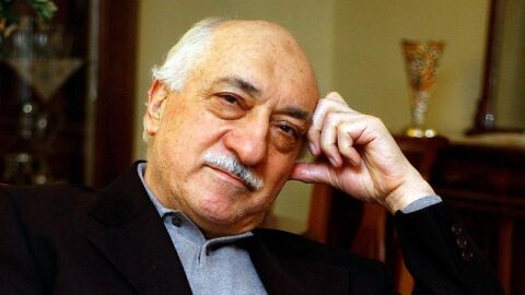 Fethullah G&uuml;len, dirigente de una cofrad&iacute;a a la que el Gobierno turco atribuye la responsabilidad del golpe militar abortado
