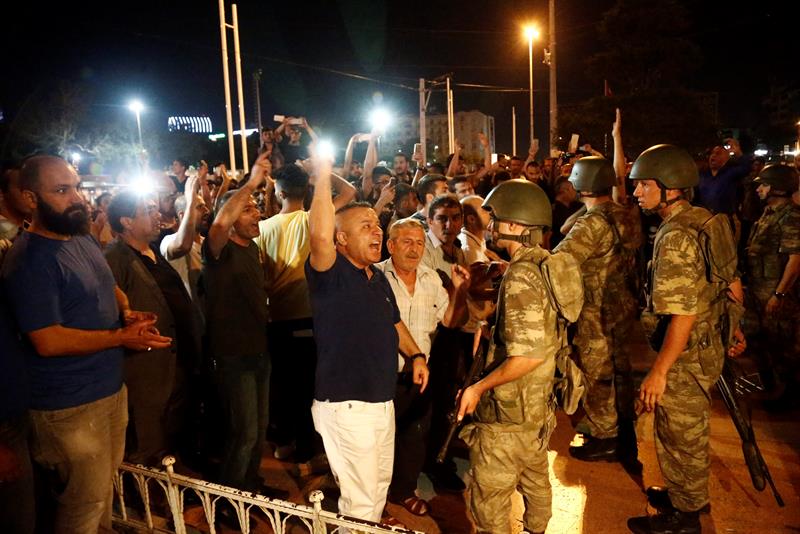 La televisión pública turca TRT vuelve al aire con normalidad La televisión pública turca TRT vuelve al aire con normalidad