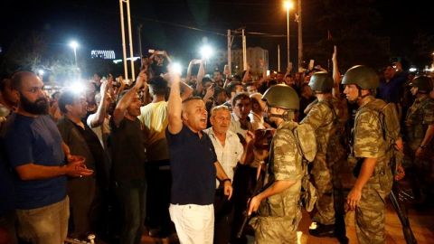 Protestas en Turqu&iacute;a contra el golpe de Estado