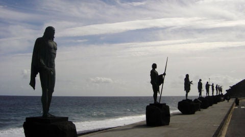Escultura en recuerdo de los Guanches