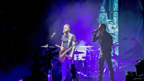 Los integrantes de la banda de rock brit&aacute;nica, Muse, durante su actuaci&oacute;n esta noche en el Festival Internacional de Benicasim.