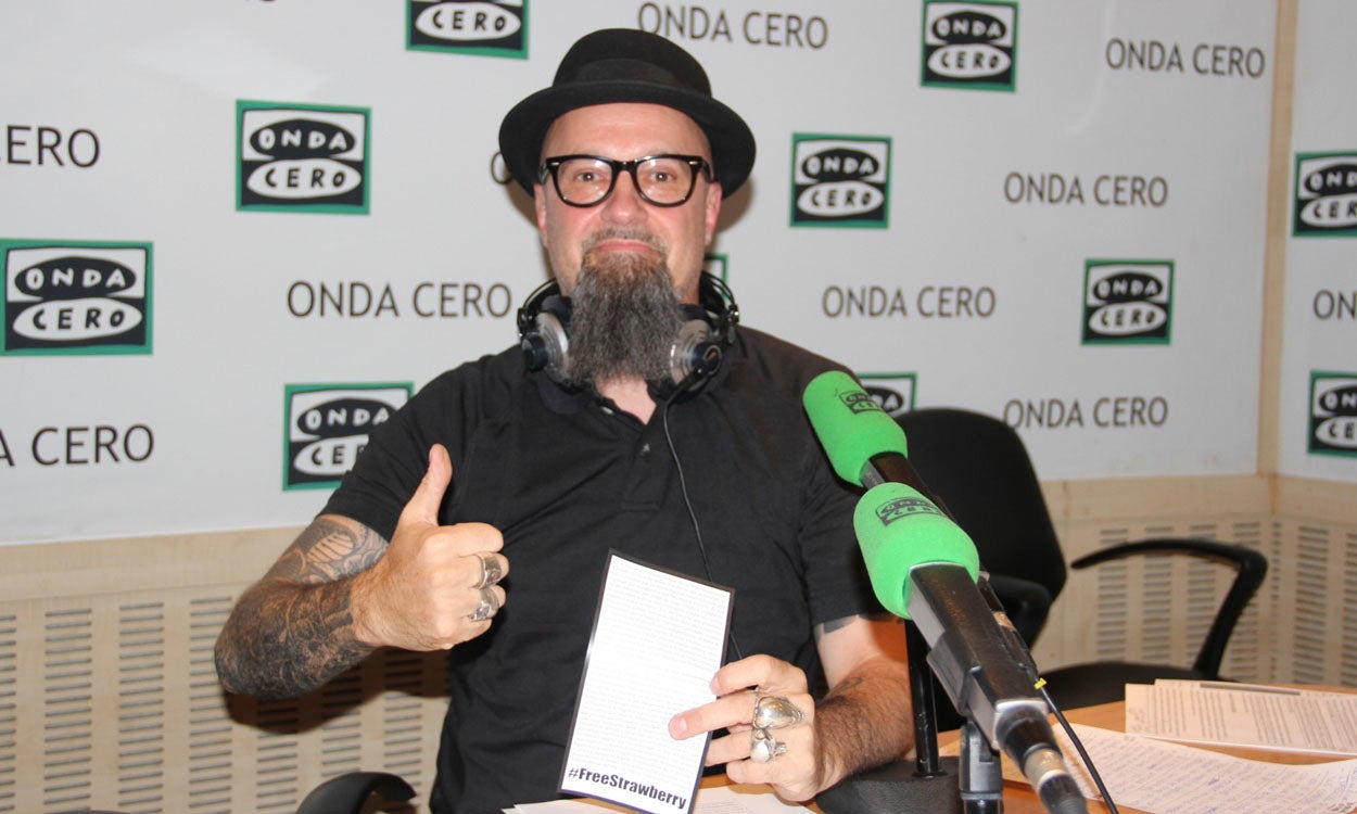 César Strawberry: "El mal gusto es un derecho, no se puede criminalizar" César Strawberry: "El mal gusto es un derecho, no se puede criminalizar"