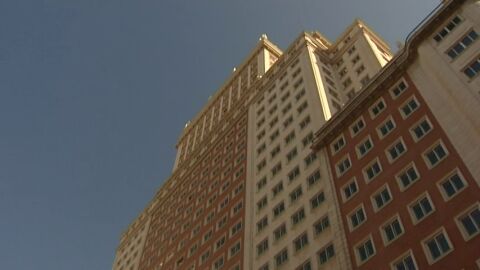 Frame 3.374142 de: Un empresario murciano compra el edificio Espa&ntilde;a al grupo Wanda