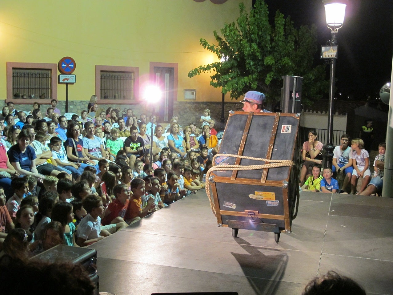 La plaza de la Iglesia acogió el espectáculo "Destineku" La plaza de la Iglesia acogió el espectáculo "Destineku"