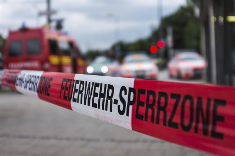 Tres personas armadas y a la fuga participaron en el ataque en Múnich, según testigos Tres personas armadas y a la fuga participaron en el ataque en Múnich, según testigos