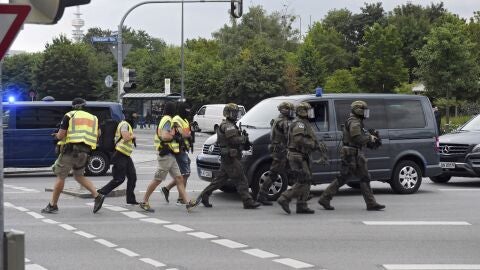 Imagen de la Polic&iacute;a alemana tras el tiroteo en M&uacute;nich