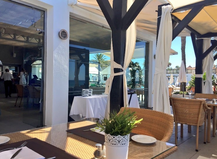La Tertulia de las Mujeres de Marbella en la Onda, desde el Club de Playa La Cabane, del hotel Los Monteros, con Concha Montes y Julio Rodríguez, Onda Cero Marbella La Tertulia de las Mujeres de Marbella en la Onda, desde el Club de Playa La Cabane, del hotel Los Monteros, con Concha Montes y Julio Rodríguez, Onda Cero Marbella