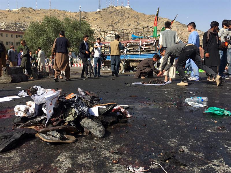 Afganistán guarda una jornada de luto nacional tras el ataque con al menos 80 muertos Afganistán guarda una jornada de luto nacional tras el ataque con al menos 80 muertos