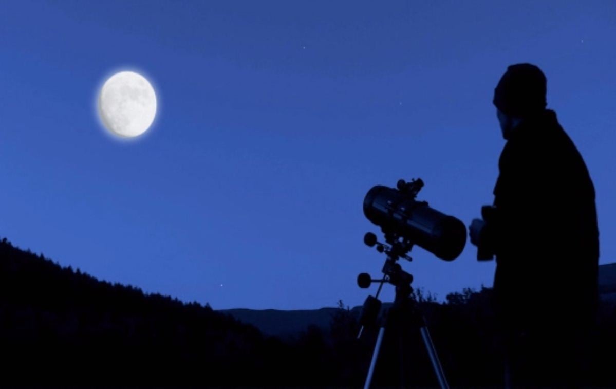 Master Class con Eva Villaver: ¿Estamos solos en el universo? Master Class con Eva Villaver: ¿Estamos solos en el universo?