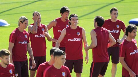 Los jugadores del Atl&eacute;tico, en la sesi&oacute;n de entrenamiento. 