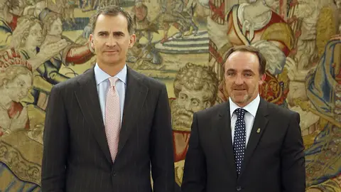 El Rey ha recibido esta tarde en el Palacio de la Zarzuela al presidente de UPN, Javier Esparza El Rey ha recibido esta tarde en el Palacio de la Zarzuela al presidente de UPN, Javier Esparza