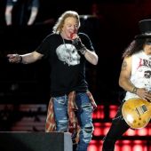 Guns N' Roses durante uno de sus conciertos