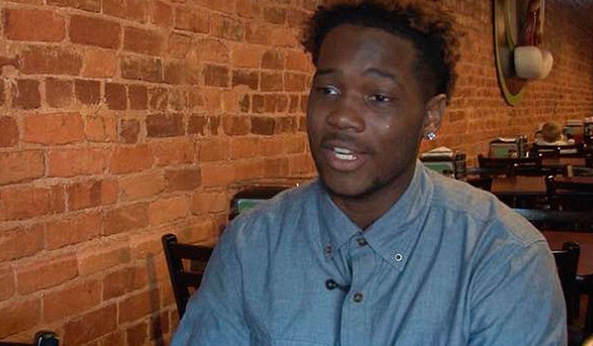 El joven que dormía en una tienda de campaña para ir a la universidad El joven que dormía en una tienda de campaña para ir a la universidad