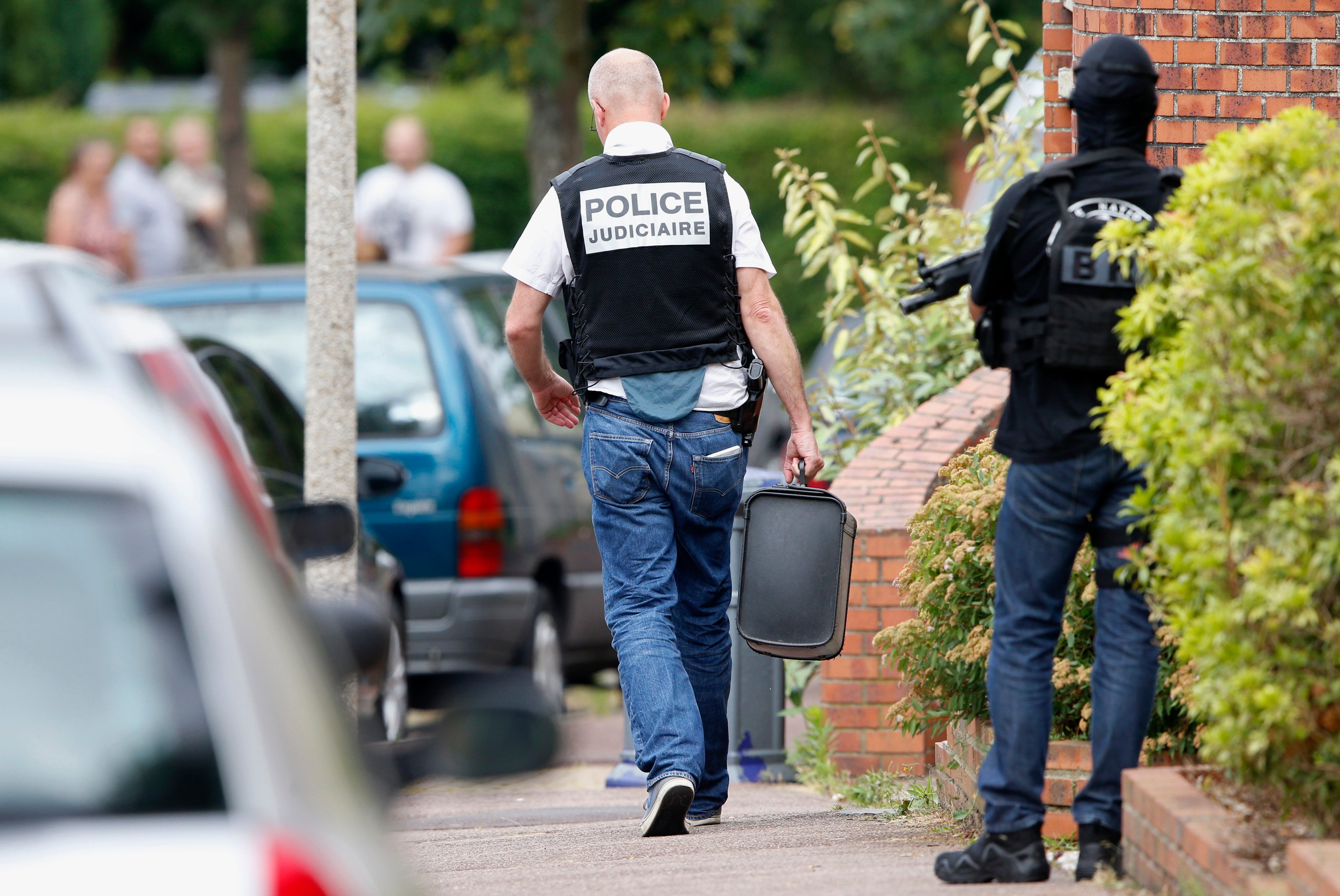 Las fuerzas de seguridad franceses evitan un atentado terrorista con la detención de siete sospechosos Las fuerzas de seguridad franceses evitan un atentado terrorista con la detención de siete sospechosos