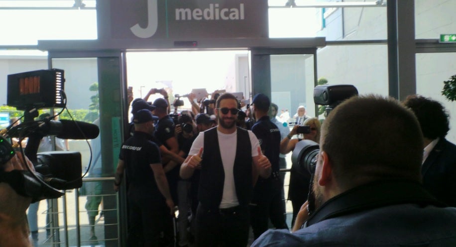 Locura en Turín con la llegada de Gonzalo Higuaín Locura en Turín con la llegada de Gonzalo Higuaín