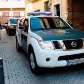 Un vehículo de la Guardia Civil traslada a un detenido en una de las últimas operaciones contra el yihadismo.