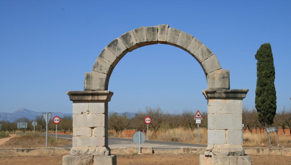 Arc Romà de Cabanes.