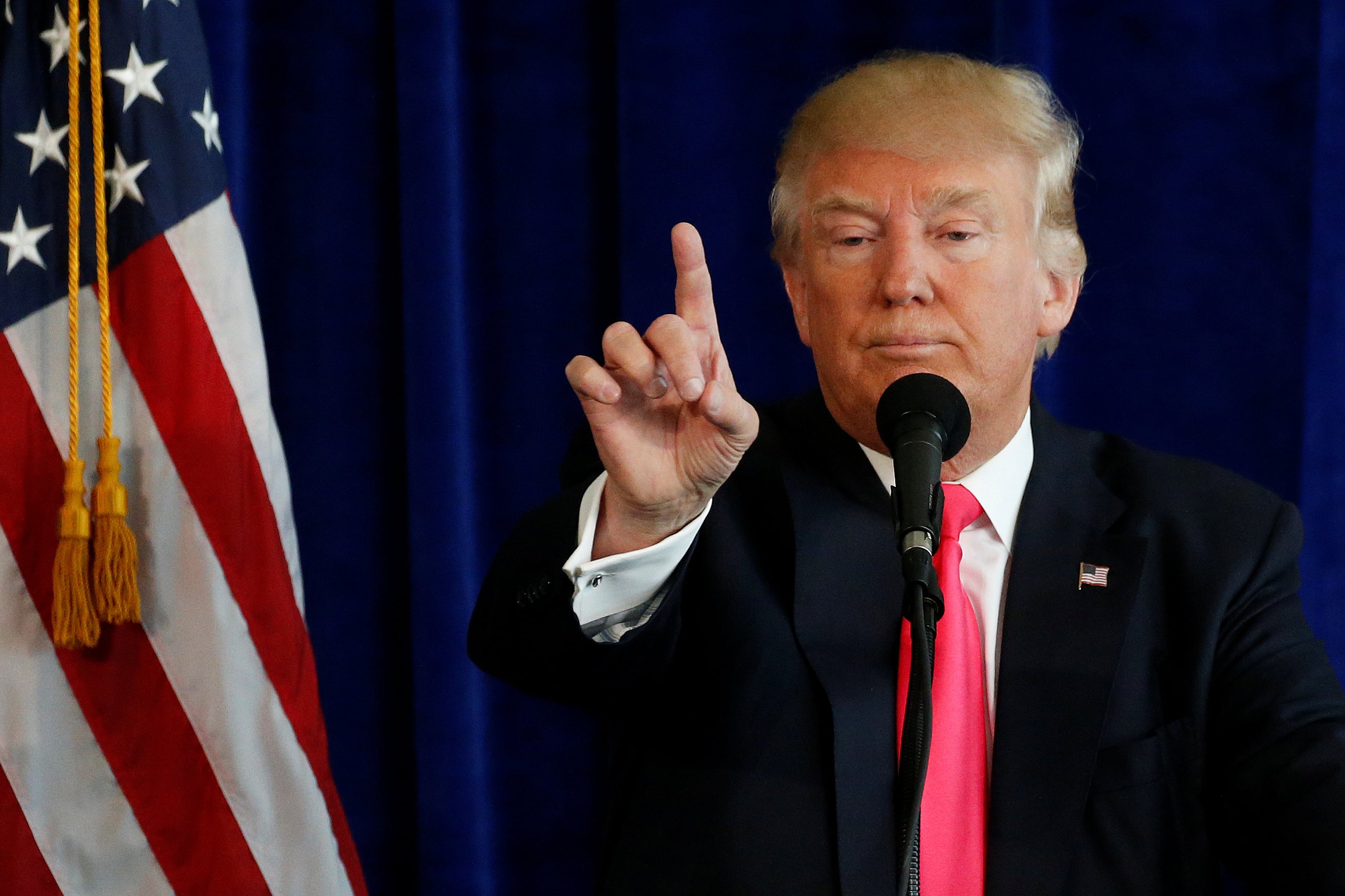 Trump pide a Rusia encontrar los correos electrónicos perdidos de Clinton Trump pide a Rusia encontrar los correos electrónicos perdidos de Clinton